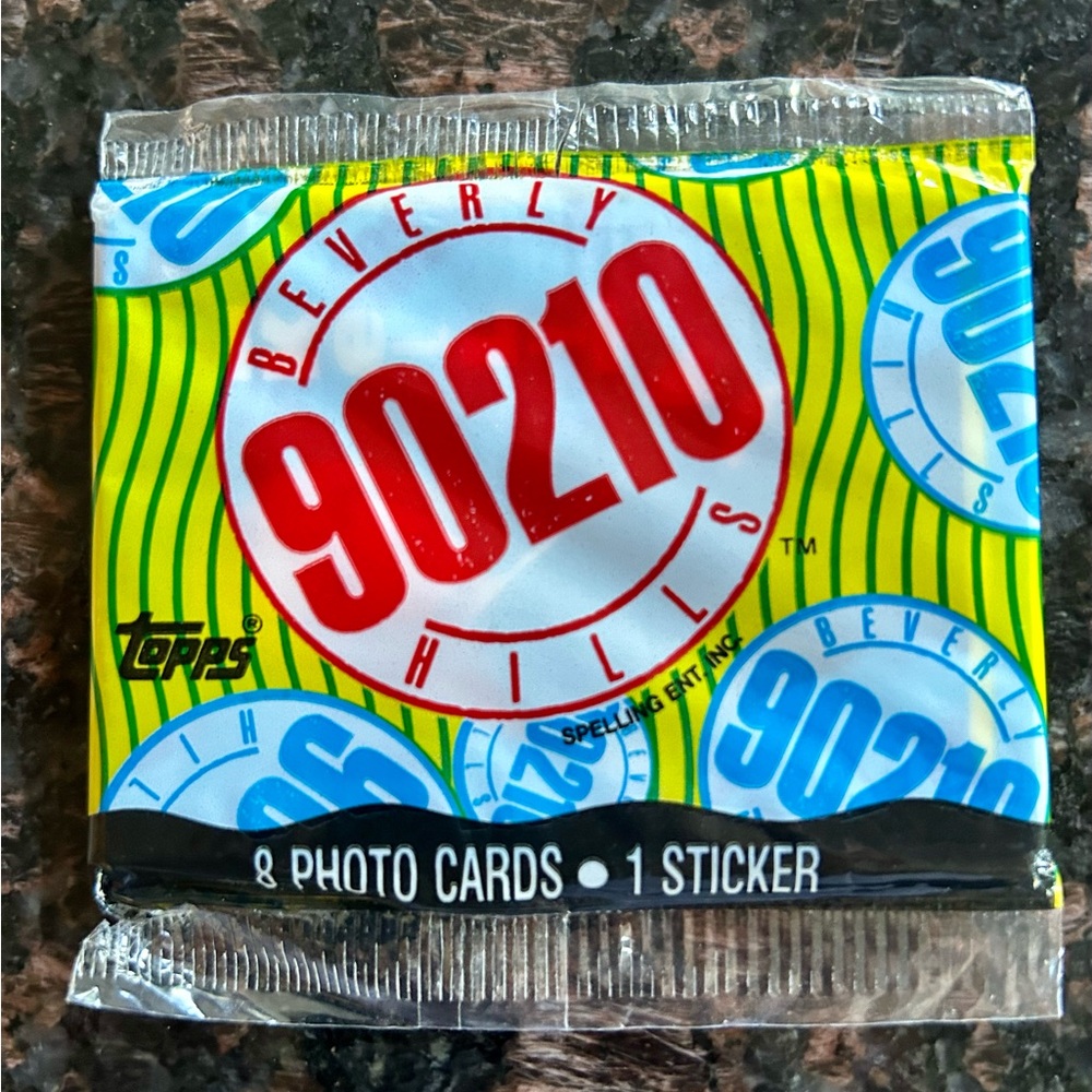 Beverly Hills 90210 Topps Trading Cards Pack - new never opened
